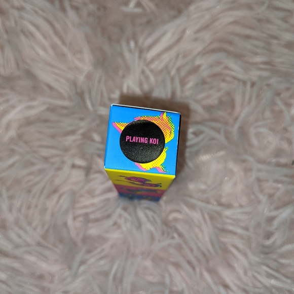 (NEW) MAC Cosmetics Powder Kiss Lipstick -Playing Koi - Picture 3 of 4